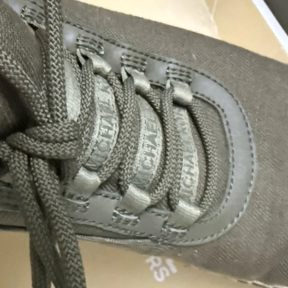 Michael Kors Finch Lace Up Sneakers Olive Green Gold Canvas Espadrille Size 7